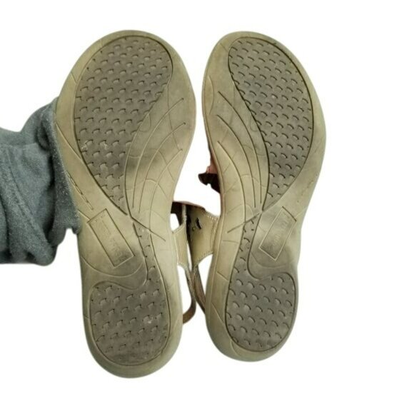 Cobb Hill New Balance Womens Leather Sandals 7M Gold Open Toe Perforated Design - Picture 7 of 13